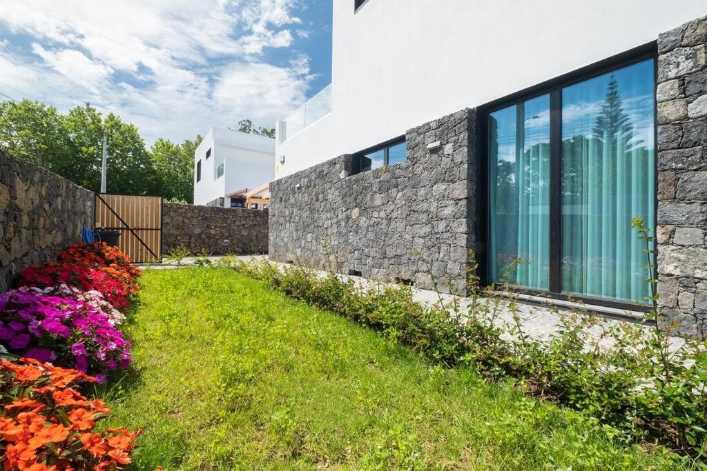 Lotus House - Heated Pool & Jacuzzi Near The Holiday home *