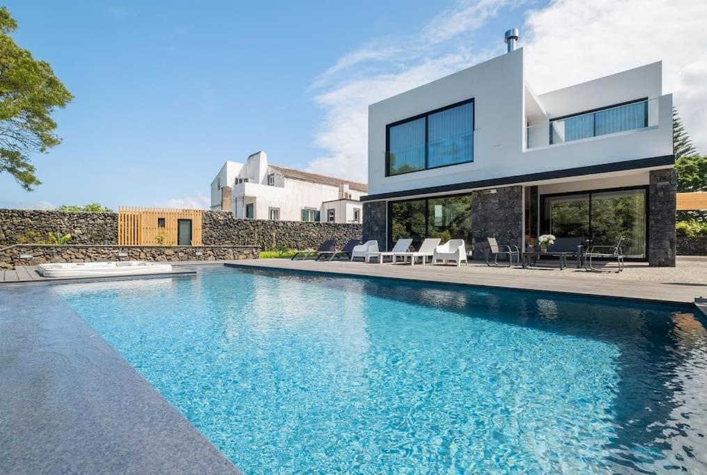 Lotus House - Heated Pool & Jacuzzi Near The Holiday home *