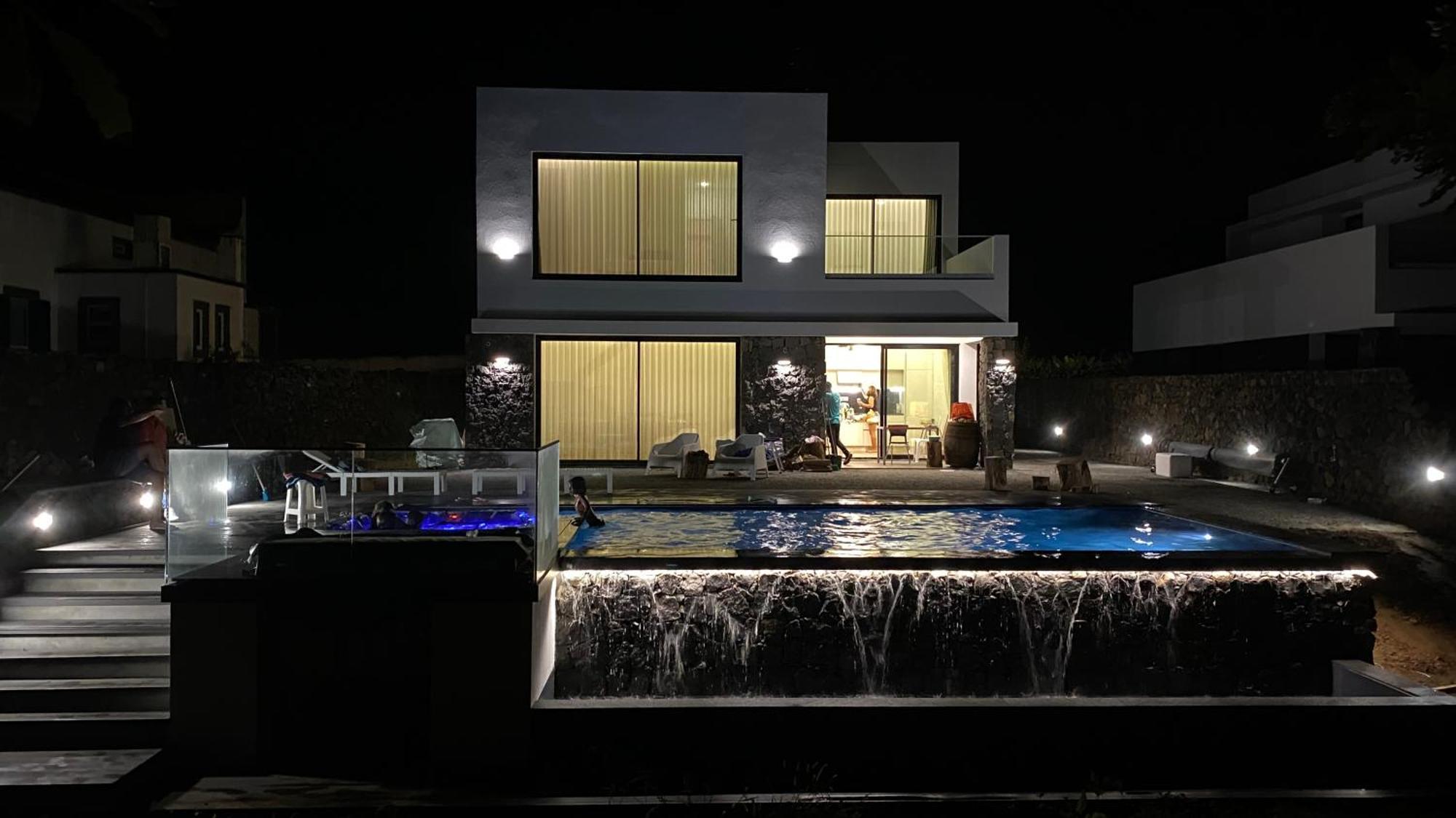 Lotus House - Heated Pool & Jacuzzi Near The Holiday home *