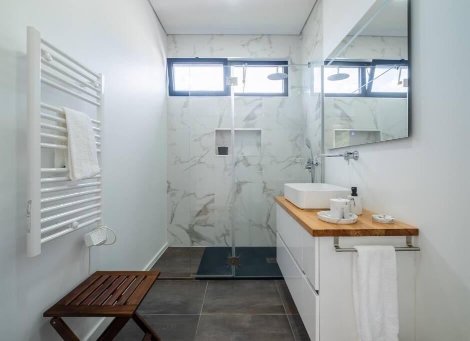 Lotus House - Heated Pool & Jacuzzi Near The Ponta Delgada (Sao Miguel)