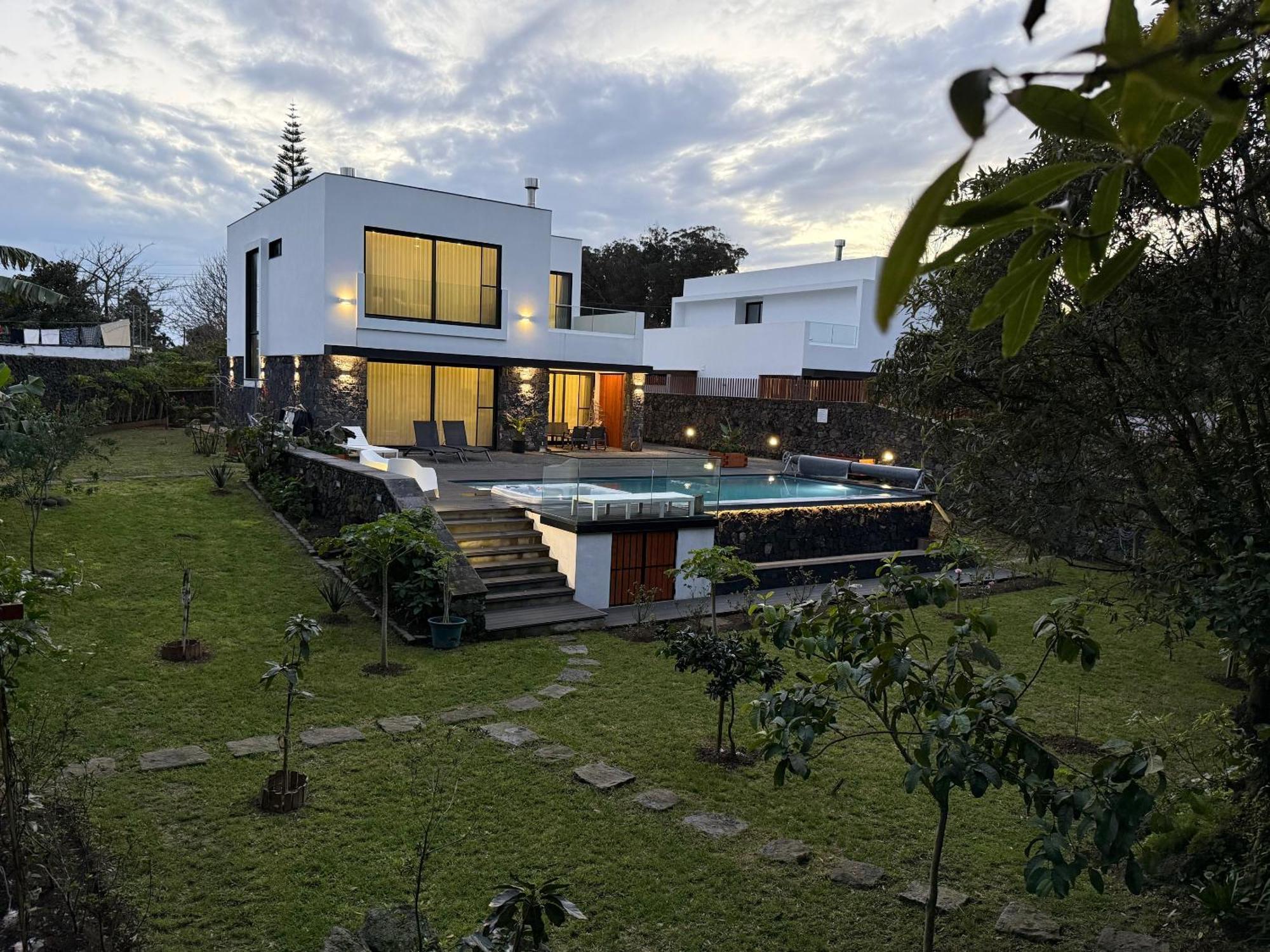 Lotus House - Heated Pool & Jacuzzi Near The *