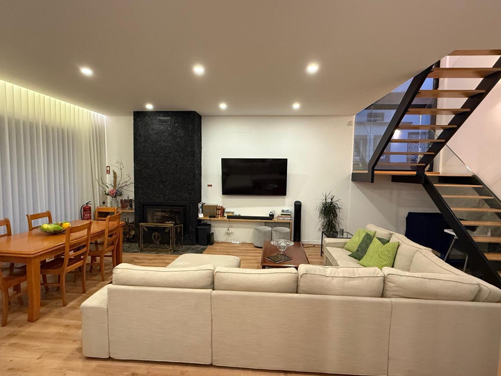 Lotus House - Heated Pool & Jacuzzi Near The Holiday home Ponta Delgada (Sao Miguel)